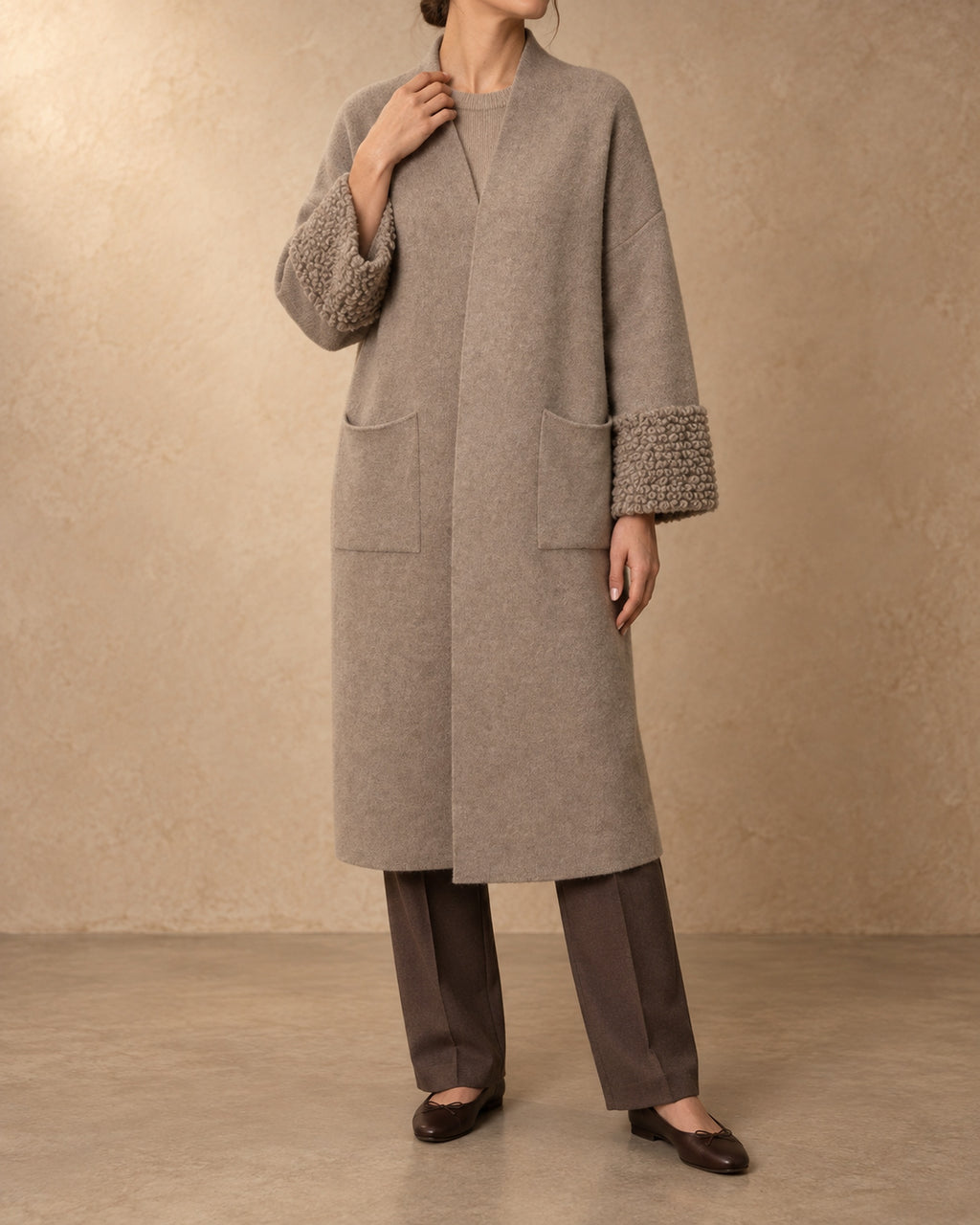 Long Coat with Bouclé Cuffs in Cashmere, Grey-beige, front view