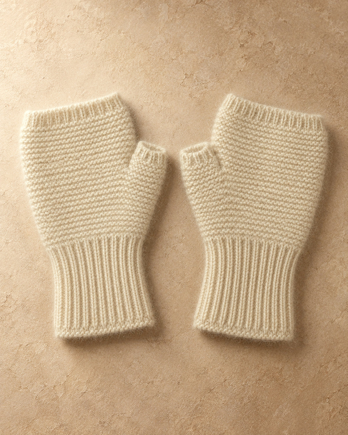 Fingerless Gloves in Cashmere, Cream, flat view