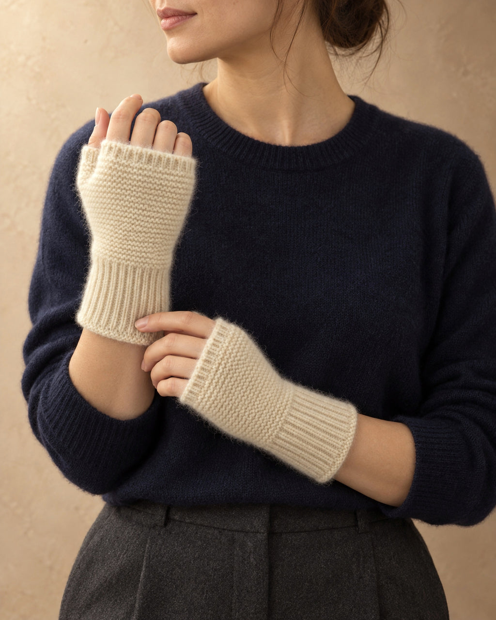 Fingerless Gloves in Cashmere, Cream, front view