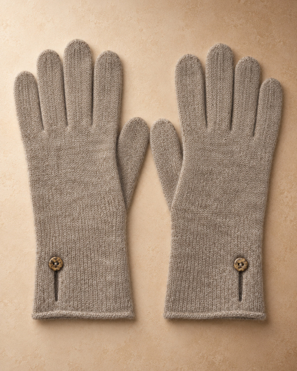 Button-Cuff Gloves in Cashmere, Grey, flat view
