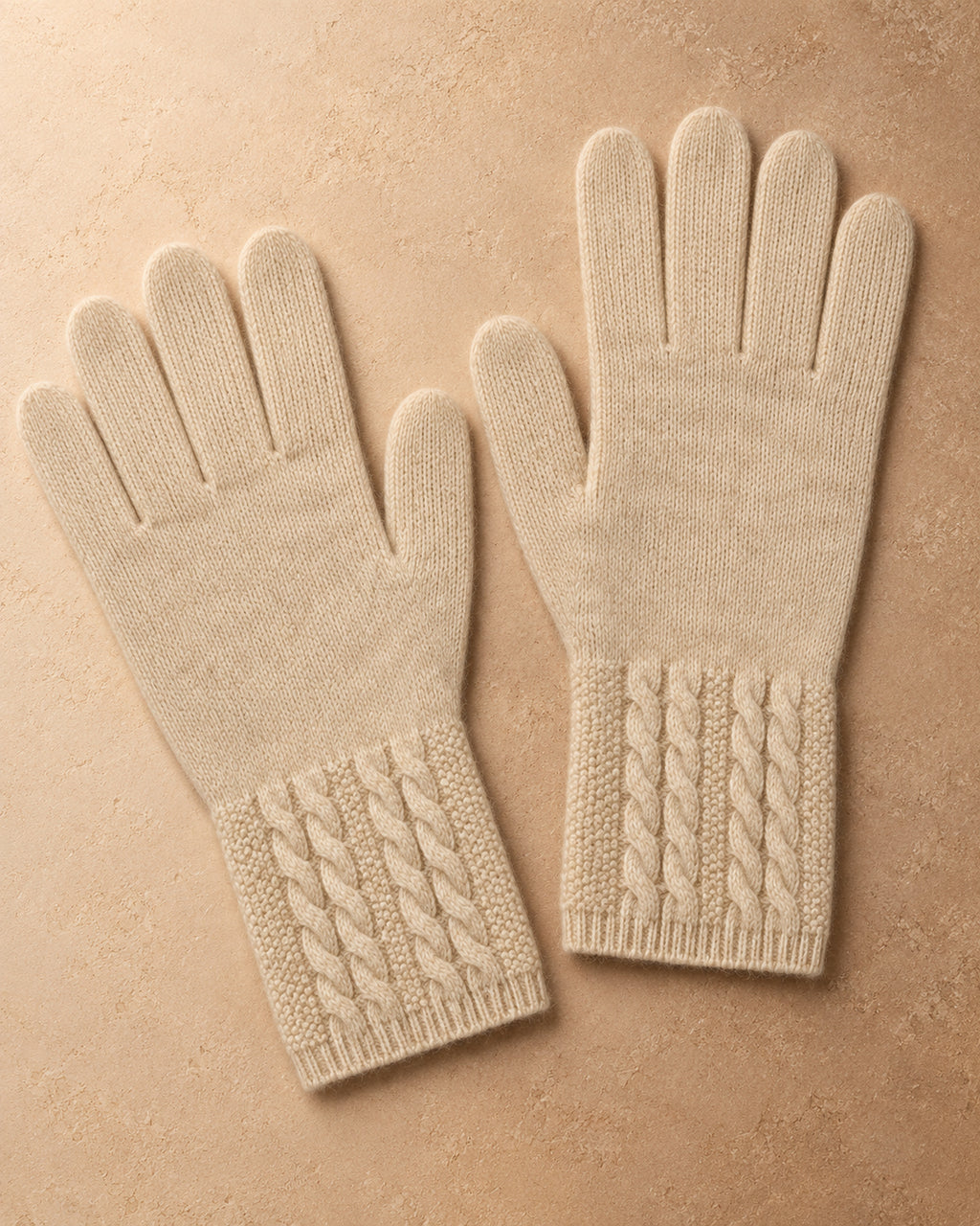 Cable-Cuff Gloves in Cashmere, Cream, flat view