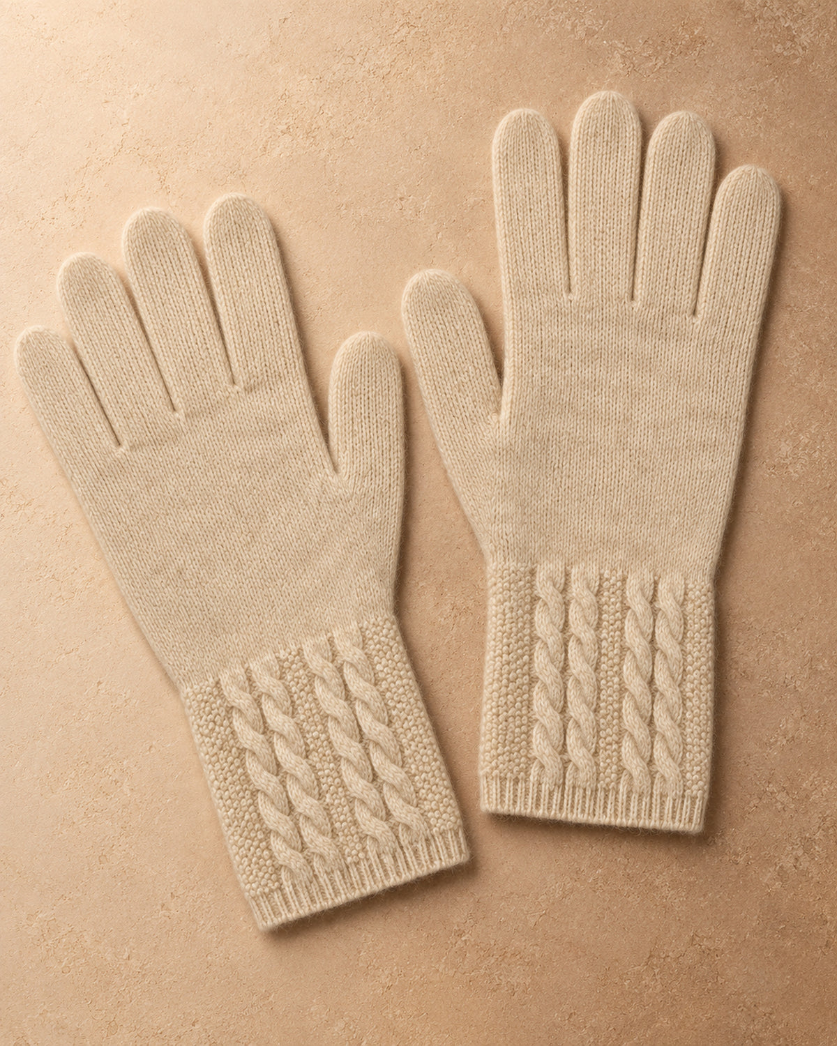 Cable-Cuff Gloves in Cashmere, Cream, flat view