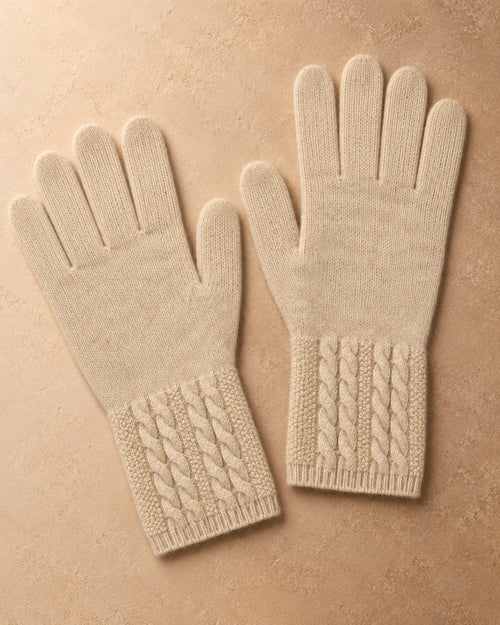 Cable-Cuff Gloves in Cashmere, Cream, flat view
