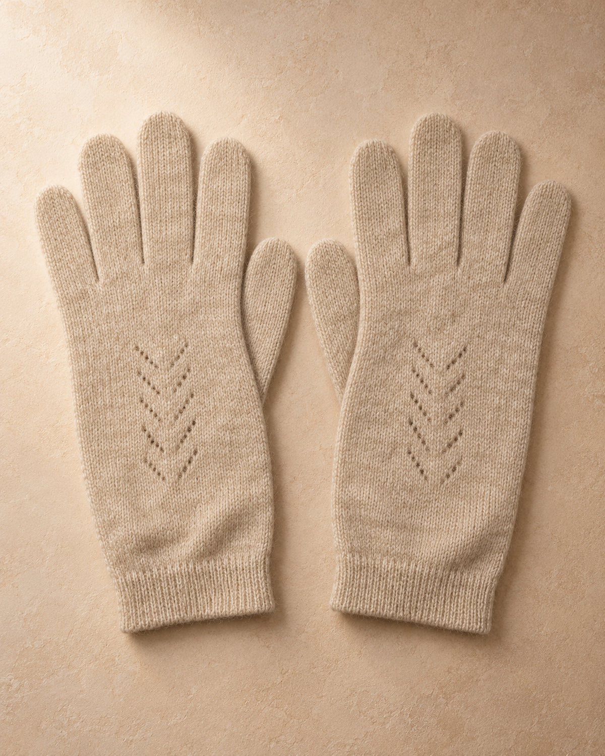 Linnet Cashmere Fine-Knit Gloves, Beige, flat view