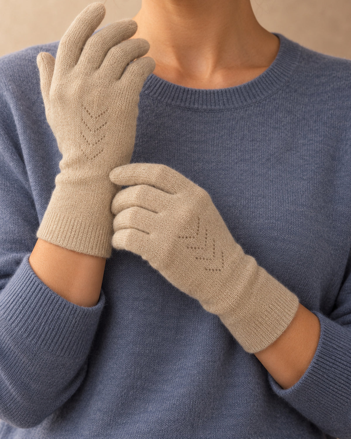 Linnet Cashmere Fine-Knit Gloves, Beige, front view