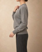 Fine Crew-Neck Pullover in Cashmere, Grey, side view