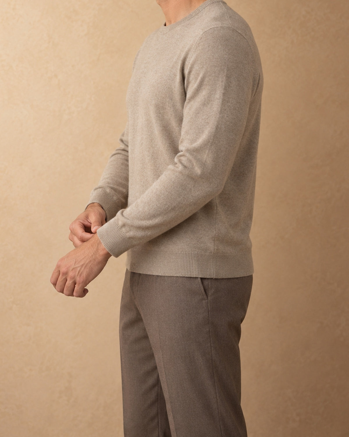 Men's Fine Crew-Neck Pullover in Cashmere, Beige, side view
