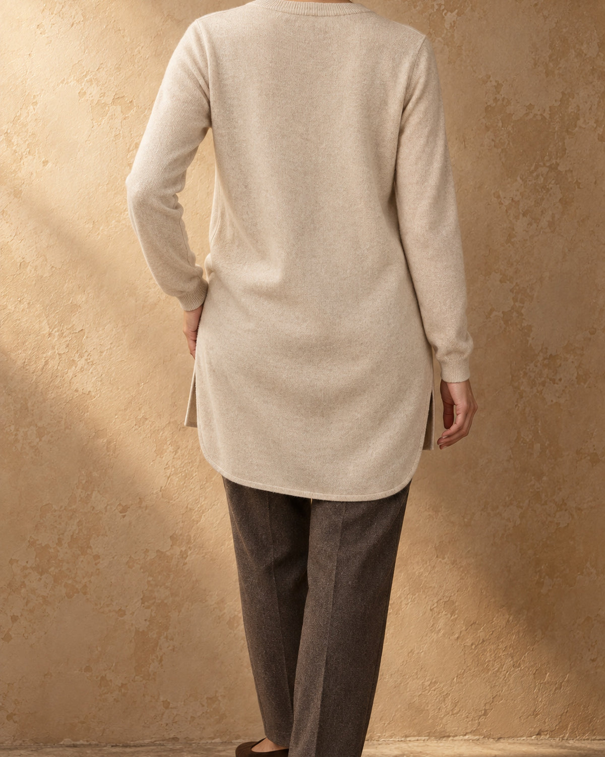 Long V-Neck Tunic Jumper in Cashmere, Beige, back view