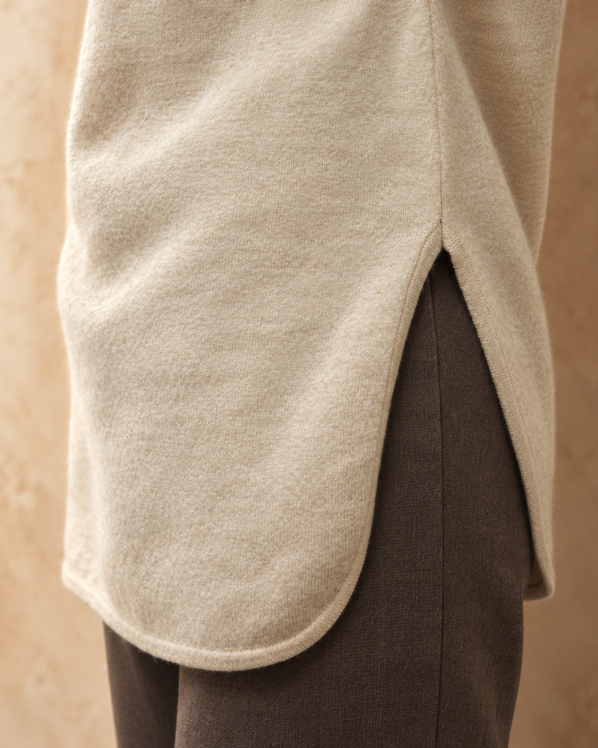 Long V-Neck Tunic Jumper in Cashmere, Beige, detail view