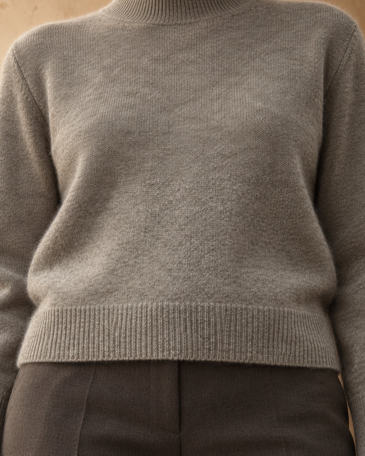 Mock-Neck Jumper in Cashmere, Grey, detail view