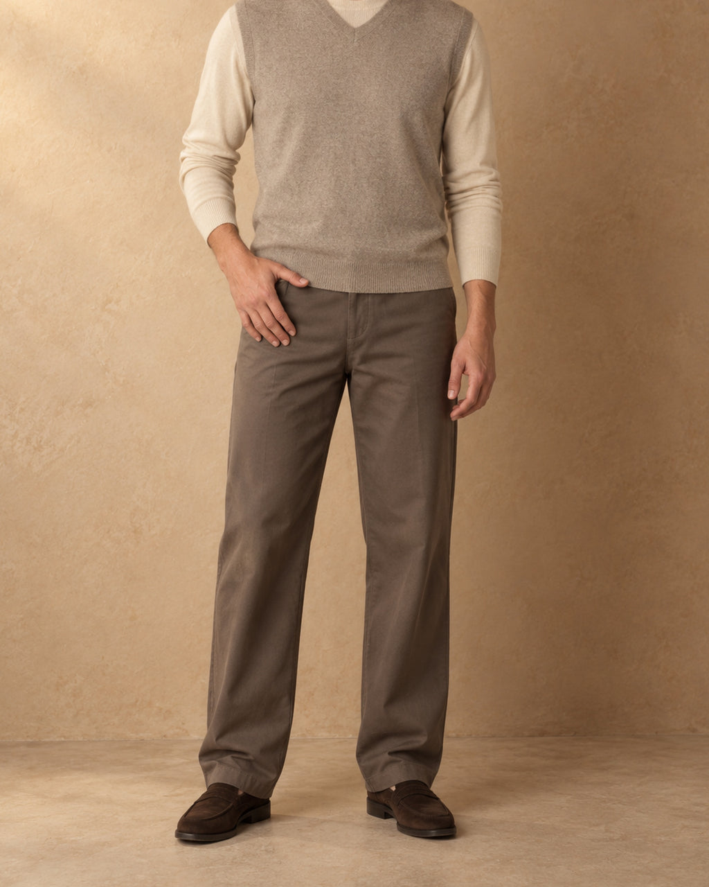 Men's V-Neck Vest in Cashmere, Grey, front view